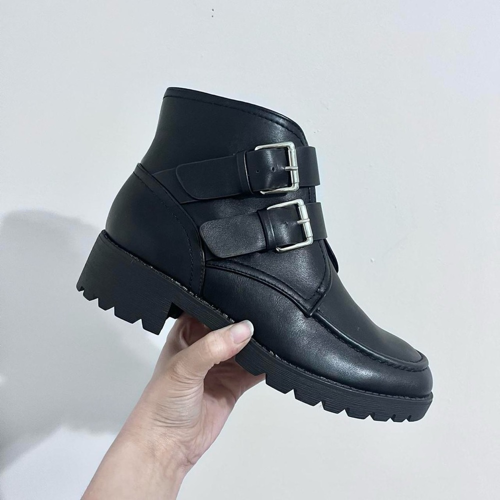 Elditas - New 7.5 Black Buckle Faux Leather Ankle Boots